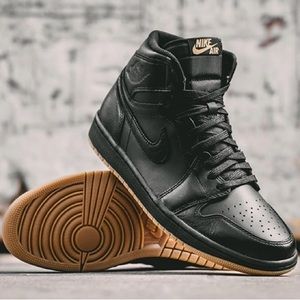 AUTHENTIC AIR JORDAN 1 RETRO HIGH OG BLACK/GUM - SIZE 7Y / WOMENS 8.5